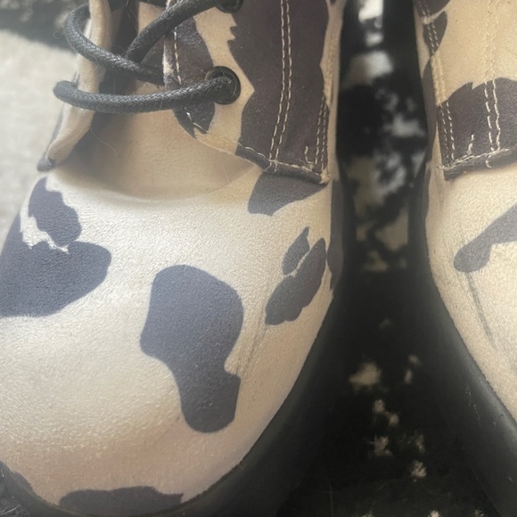Cow print heeled boots - Picture 5 of 5
